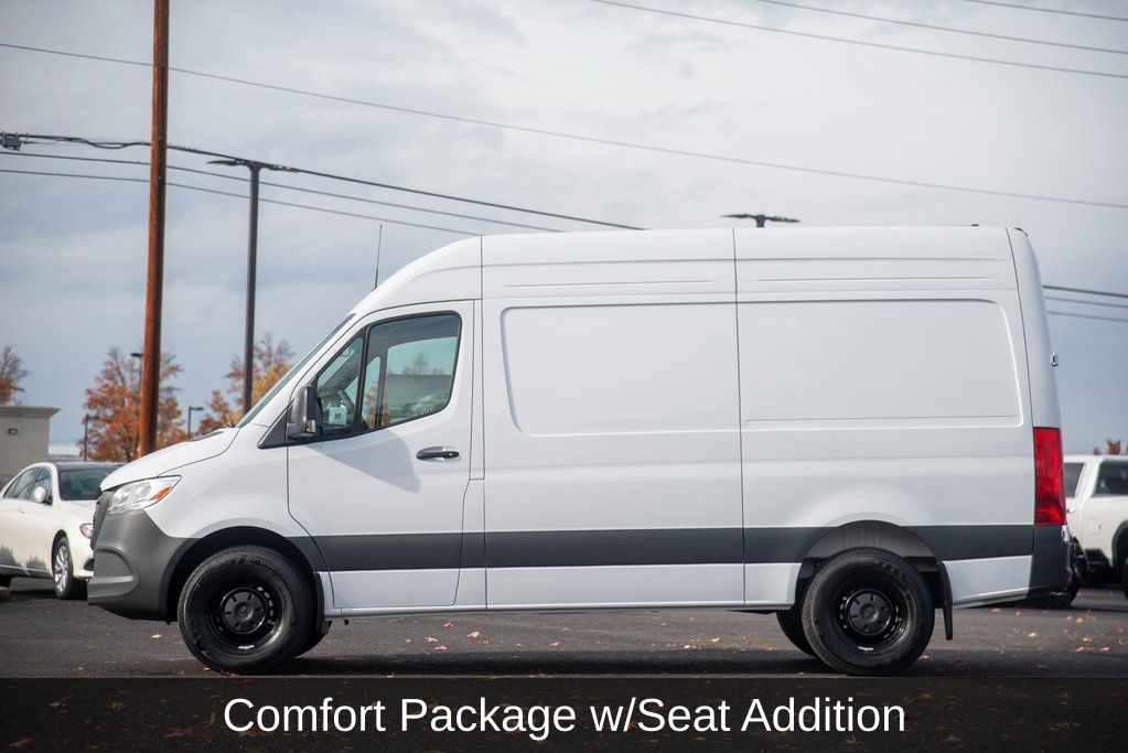Thumbnail: 2025 Mercedes-Benz Sprinter - 5