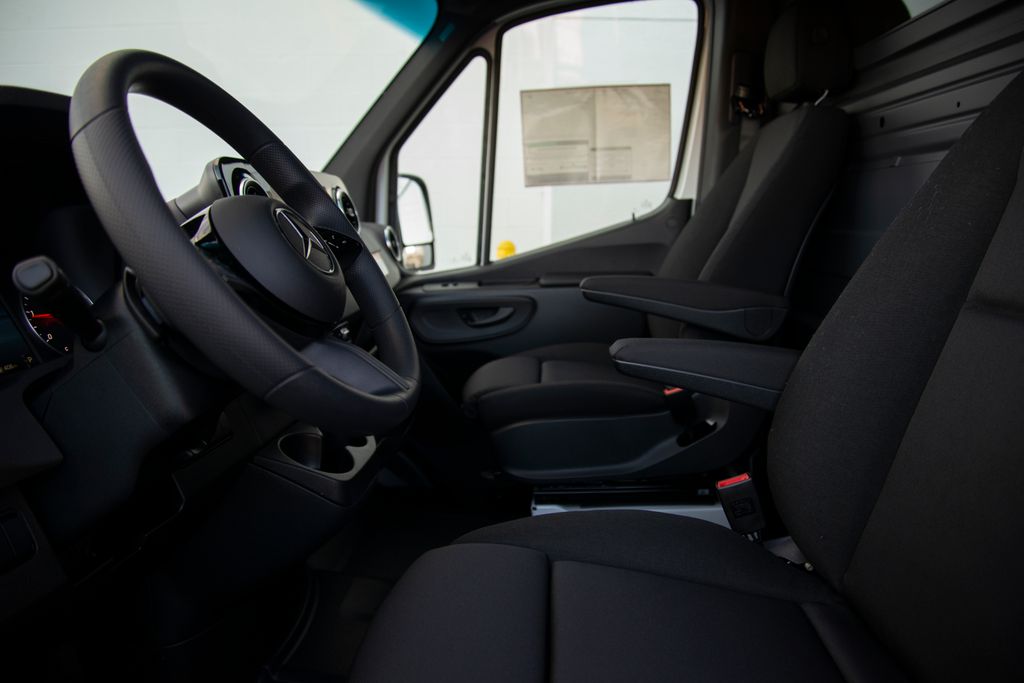 Thumbnail: 2026 Mercedes-Benz Sprinter - 13