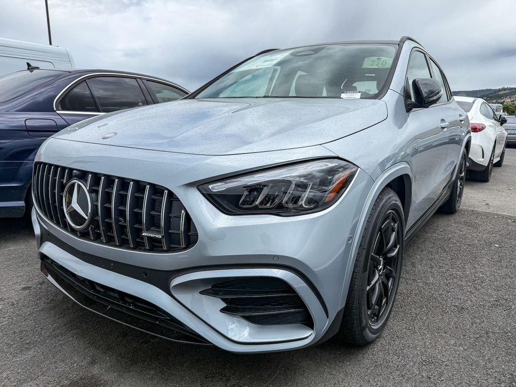 2026 Mercedes-Benz GLA GLA 35 AMG 4MATIC's photo