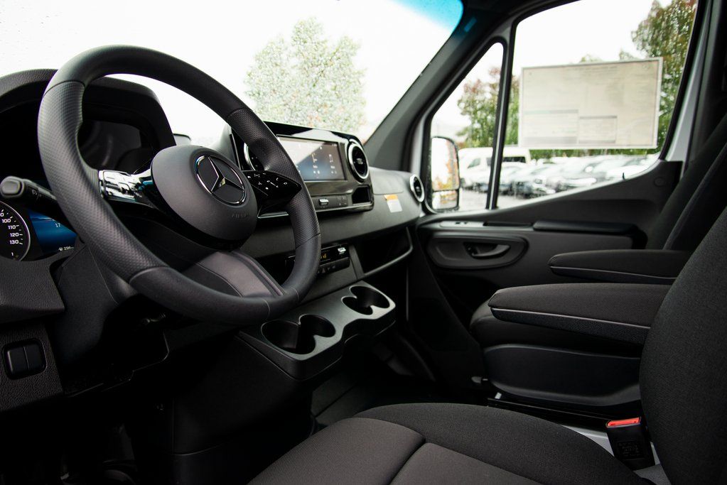 Thumbnail: 2026 Mercedes-Benz Sprinter - 11