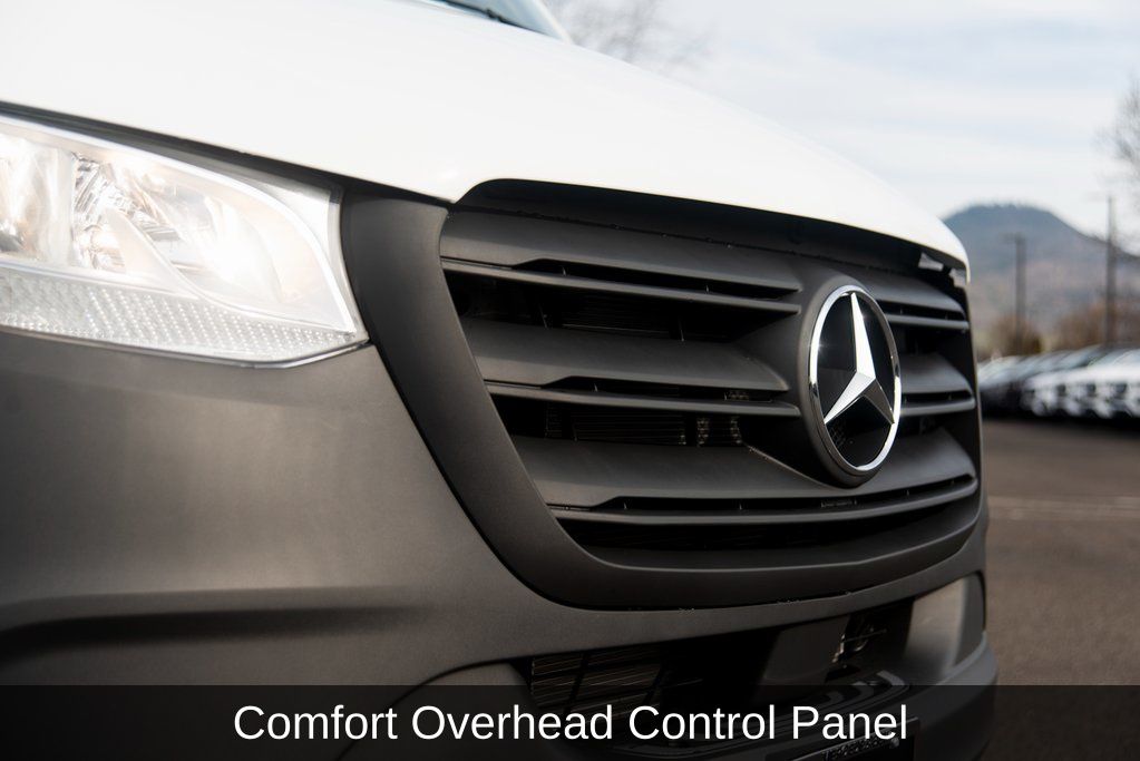 Thumbnail: 2025 Mercedes-Benz Sprinter - 17