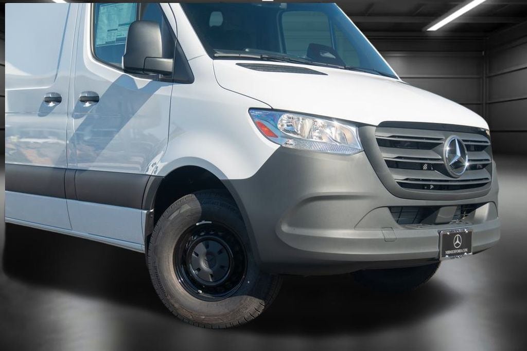 Thumbnail: 2025 Mercedes-Benz Sprinter - 14