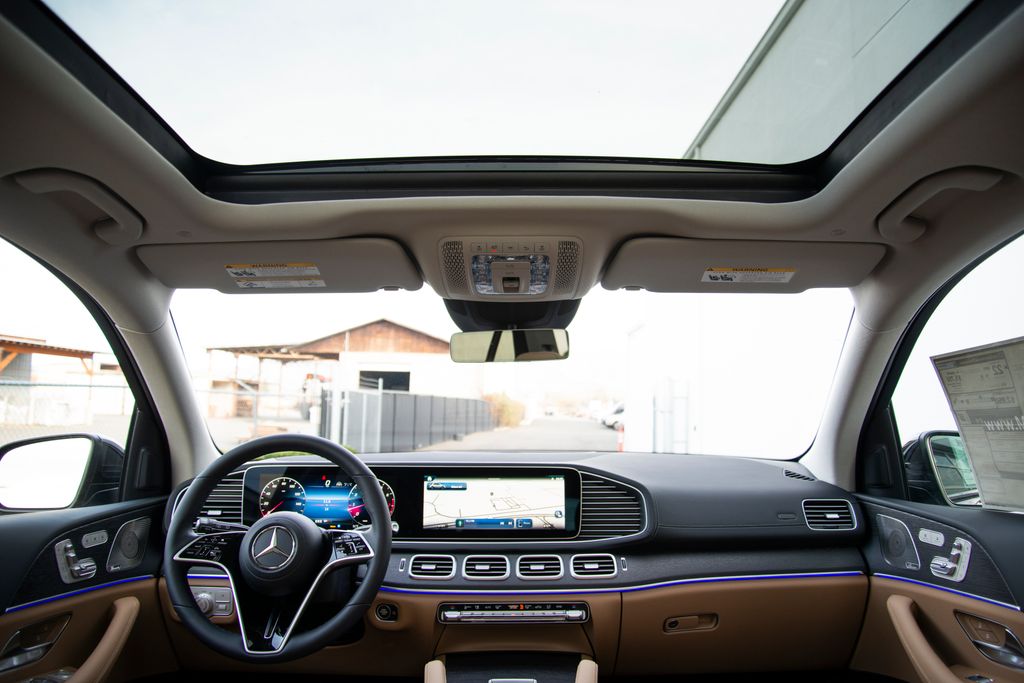 Thumbnail: 2026 Mercedes-Benz GLE - 16