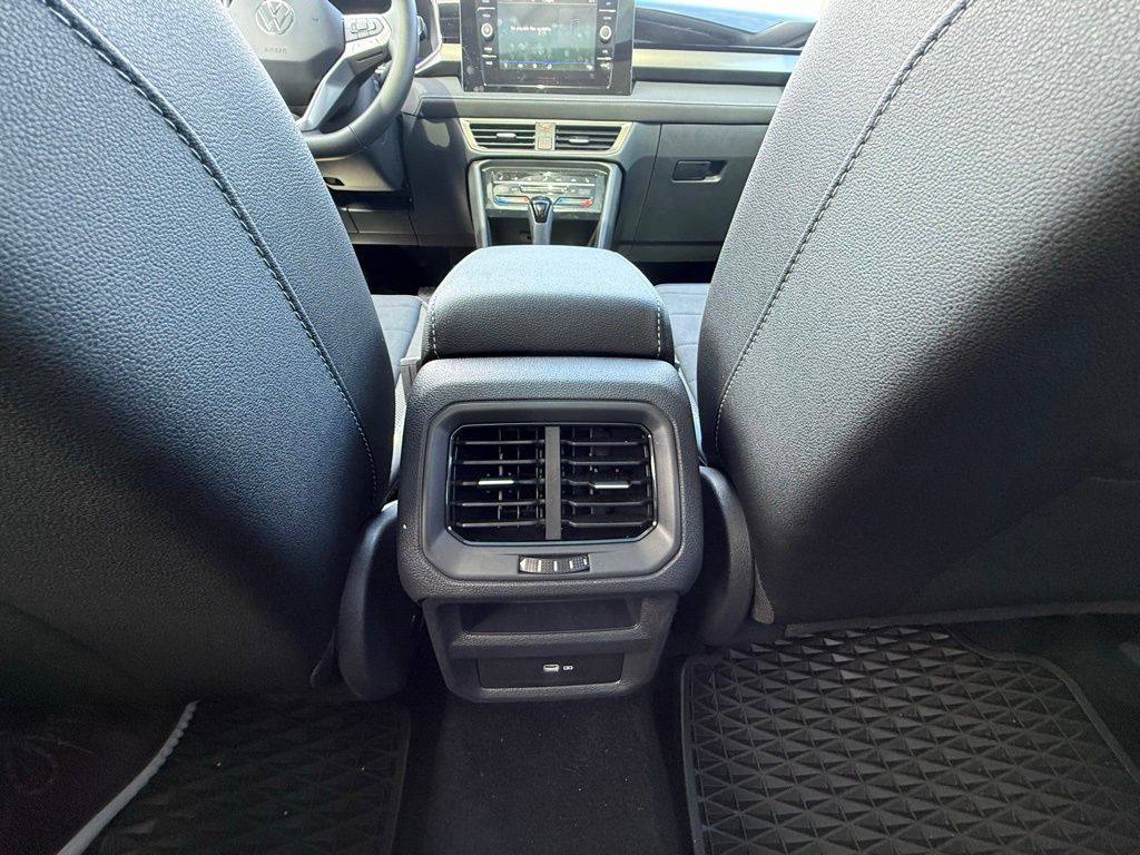 Thumbnail: 2025 Volkswagen Taos - 18