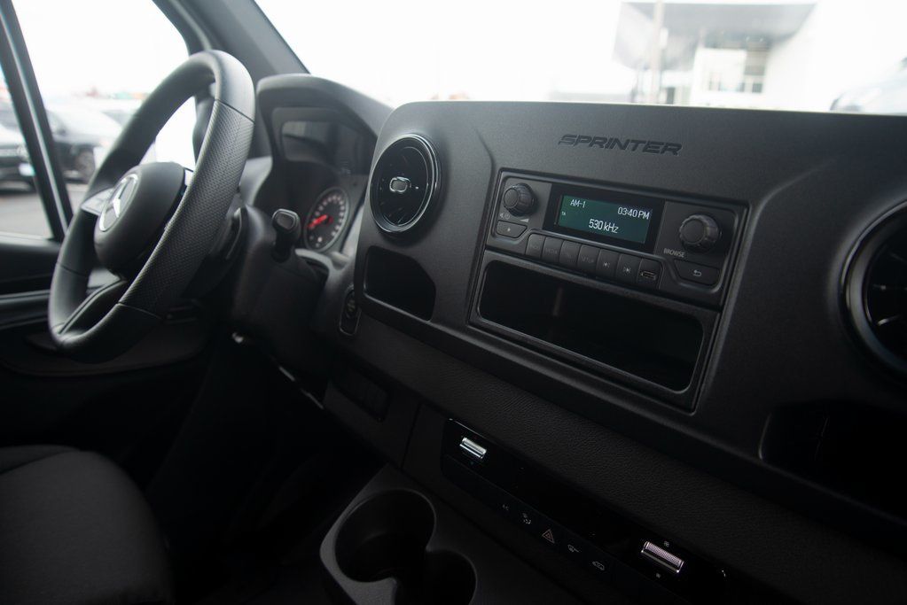 Thumbnail: 2025 Mercedes-Benz Sprinter - 34