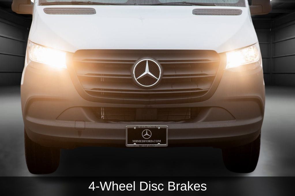 Thumbnail: 2025 Mercedes-Benz Sprinter - 16