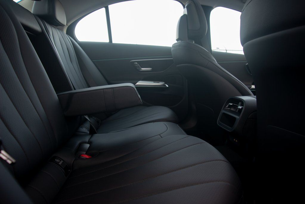 Thumbnail: 2025 Mercedes-Benz E-Class - 24