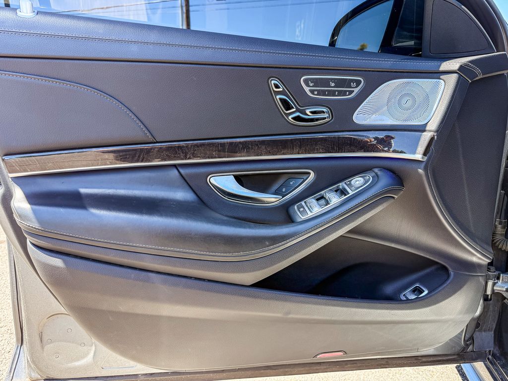 Thumbnail: 2019 Mercedes-Benz S-Class - 19