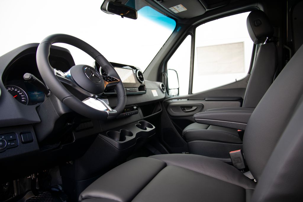 Thumbnail: 2026 Mercedes-Benz Sprinter - 11