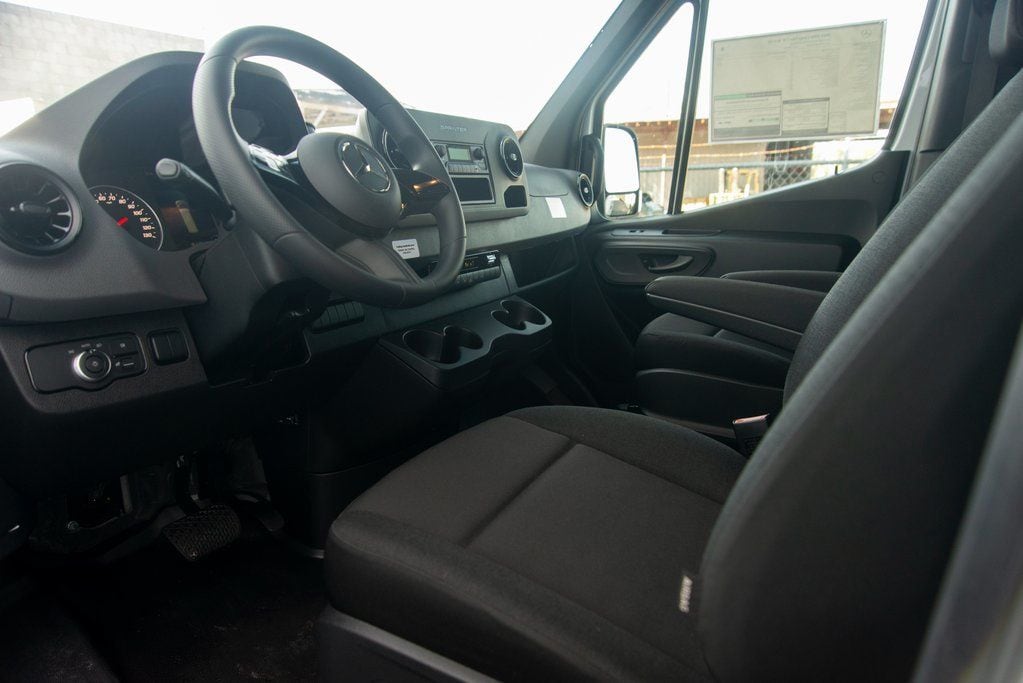 Thumbnail: 2025 Mercedes-Benz Sprinter - 33