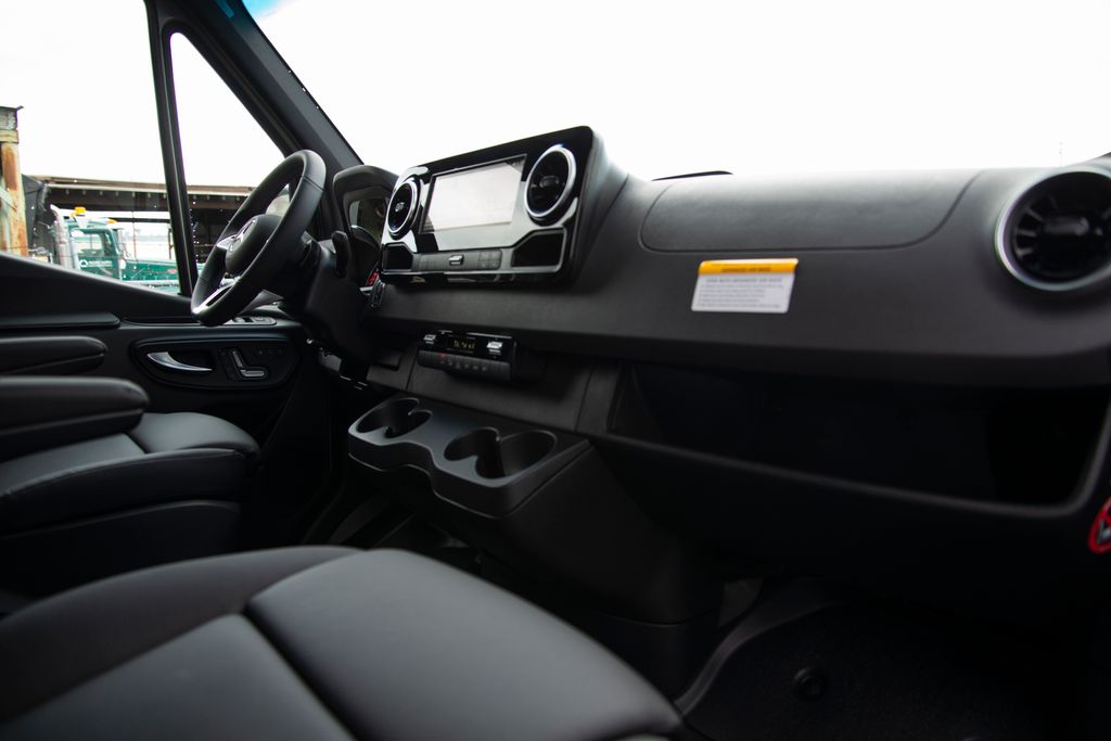 Thumbnail: 2026 Mercedes-Benz Sprinter - 14