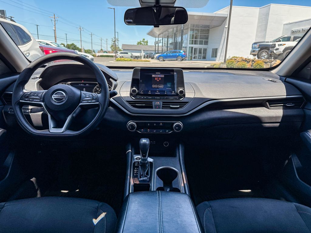 Thumbnail: 2022 Nissan Altima - 11