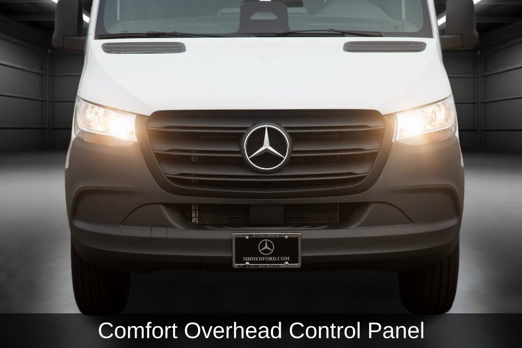 Thumbnail: 2025 Mercedes-Benz Sprinter - 16