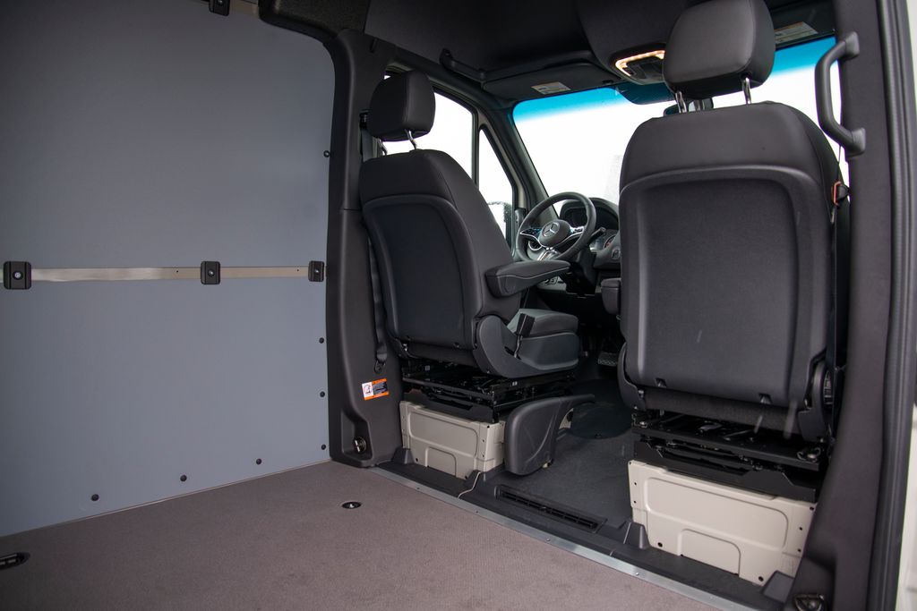 Thumbnail: 2026 Mercedes-Benz Sprinter - 19