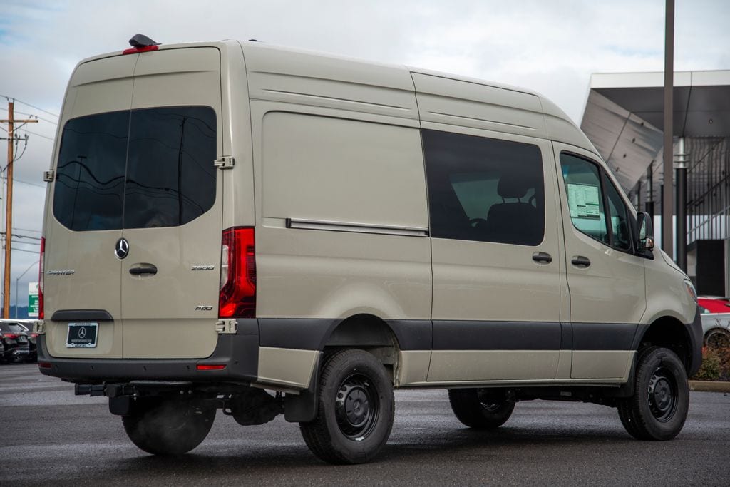 Thumbnail: 2026 Mercedes-Benz Sprinter - 9