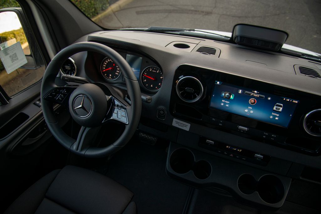 Thumbnail: 2026 Mercedes-Benz Sprinter - 18