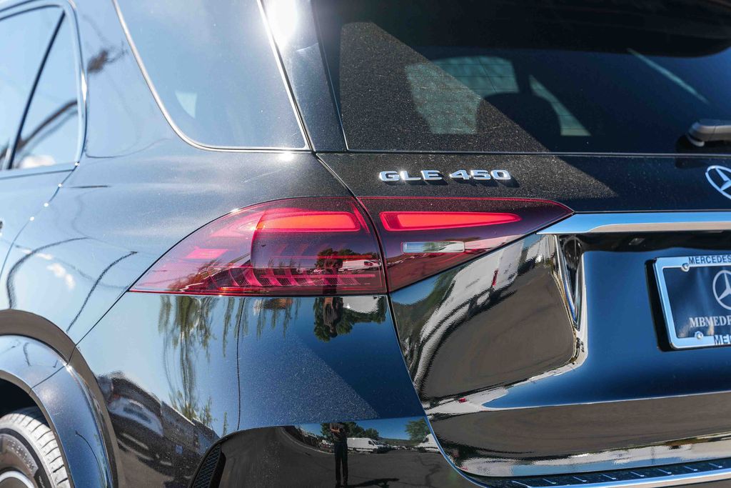 Thumbnail: 2026 Mercedes-Benz GLE - 9