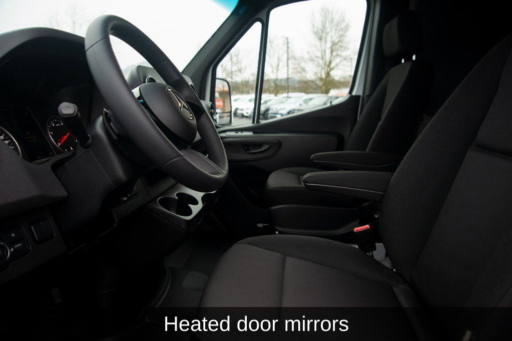 Thumbnail: 2025 Mercedes-Benz Sprinter - 40