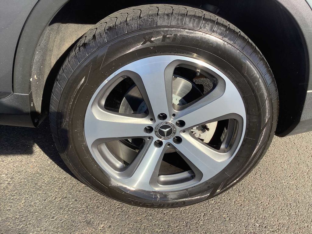 Thumbnail: 2019 Mercedes-Benz GLC - 8