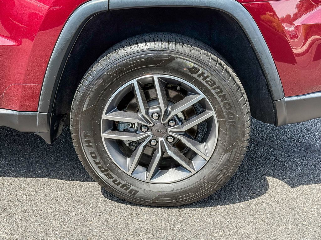Thumbnail: 2021 Jeep Grand Cherokee - 9