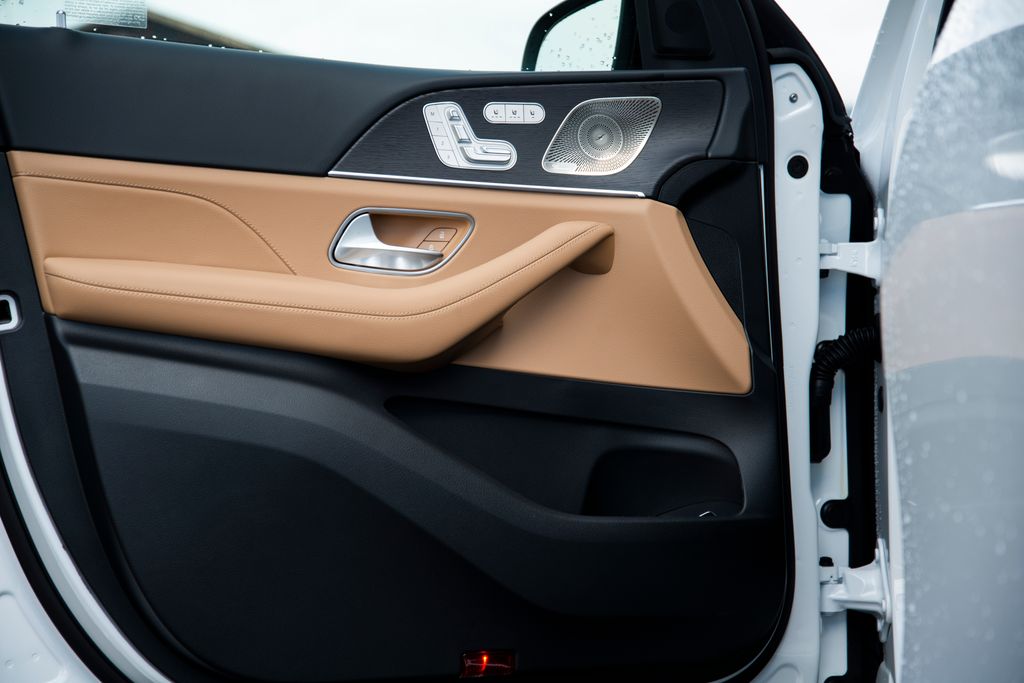 Thumbnail: 2026 Mercedes-Benz GLE - 9