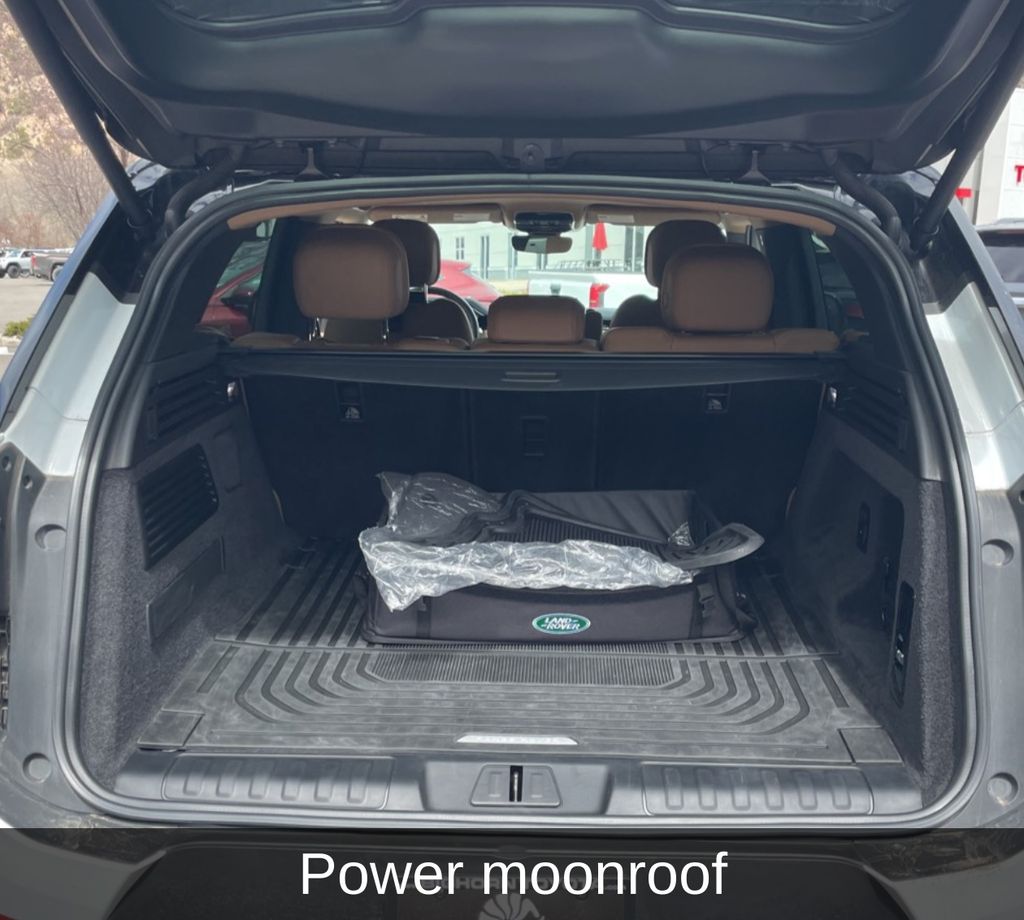 Thumbnail: 2024 Land Rover Range Rover Sport - 16