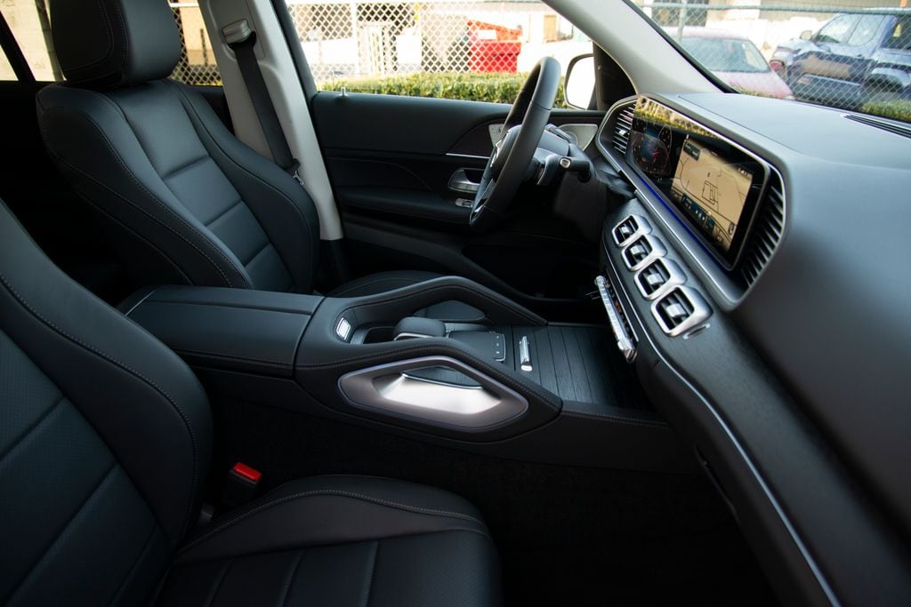 Thumbnail: 2026 Mercedes-Benz GLE - 19