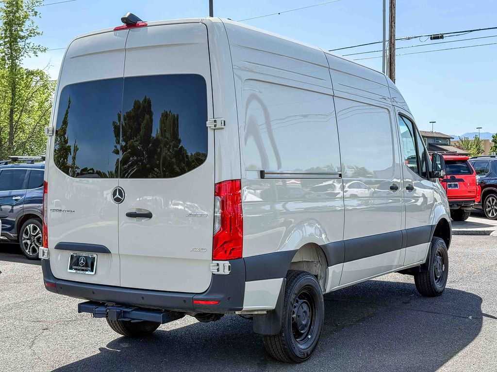 Thumbnail: 2026 Mercedes-Benz Sprinter - 6