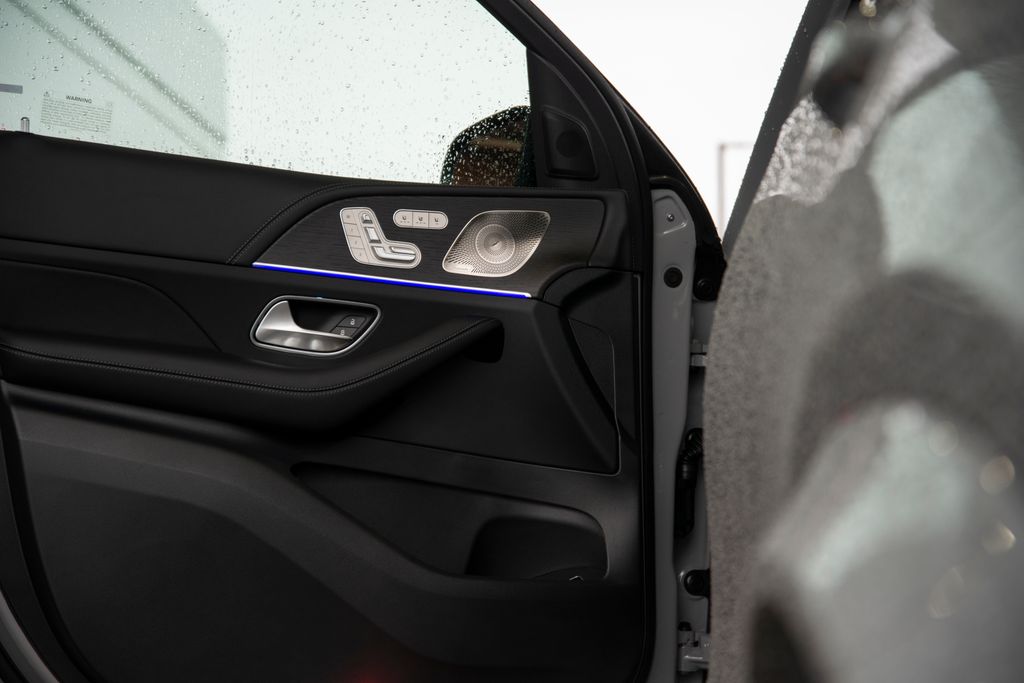 Thumbnail: 2026 Mercedes-Benz GLE - 9