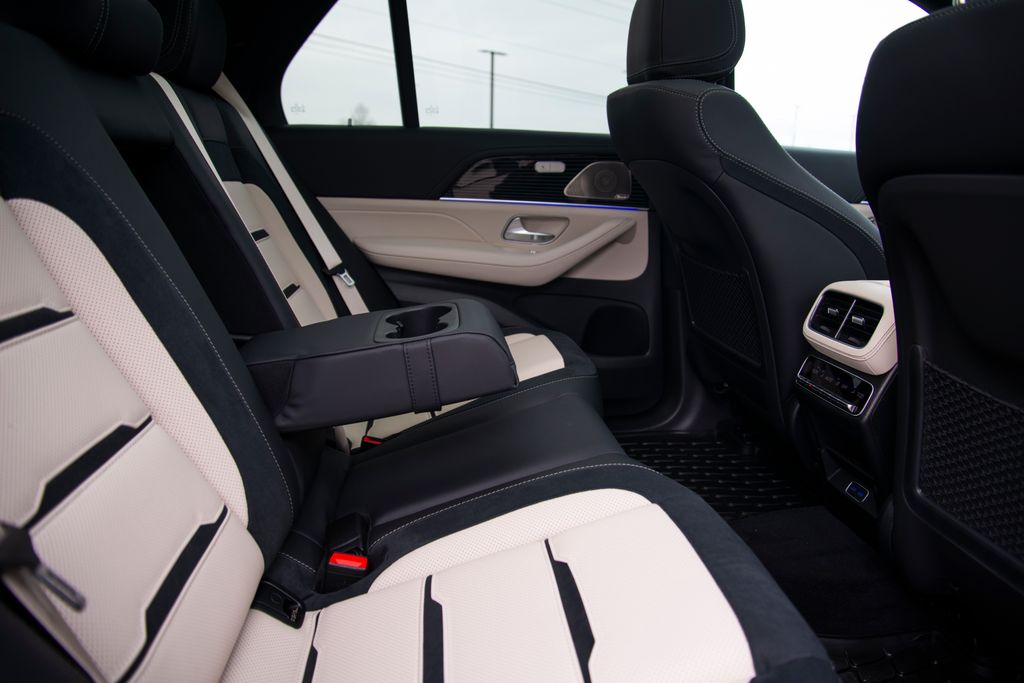 Thumbnail: 2026 Mercedes-Benz GLE - 15