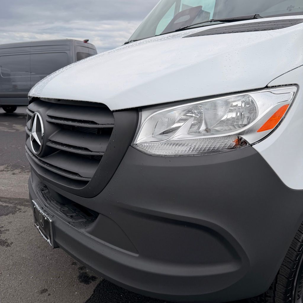 Thumbnail: 2026 Mercedes-Benz Sprinter - 8