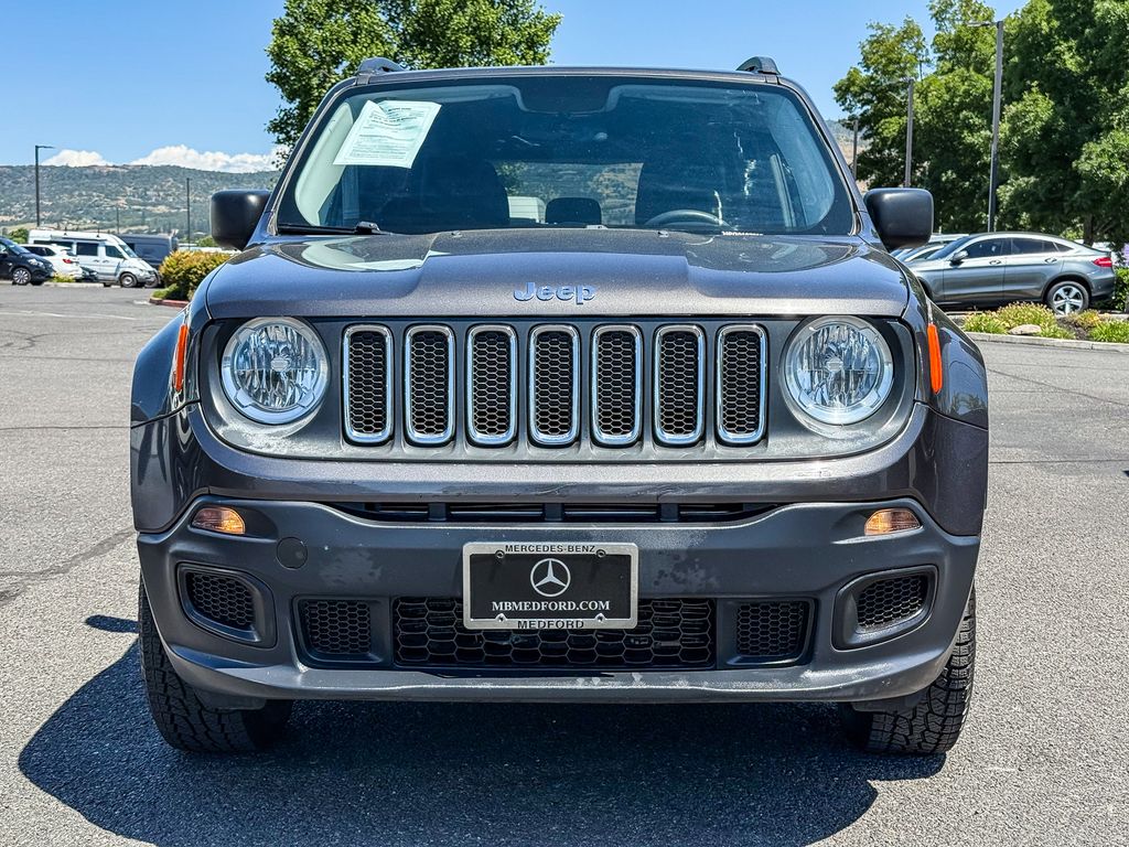 Thumbnail: 2017 Jeep Renegade - 3