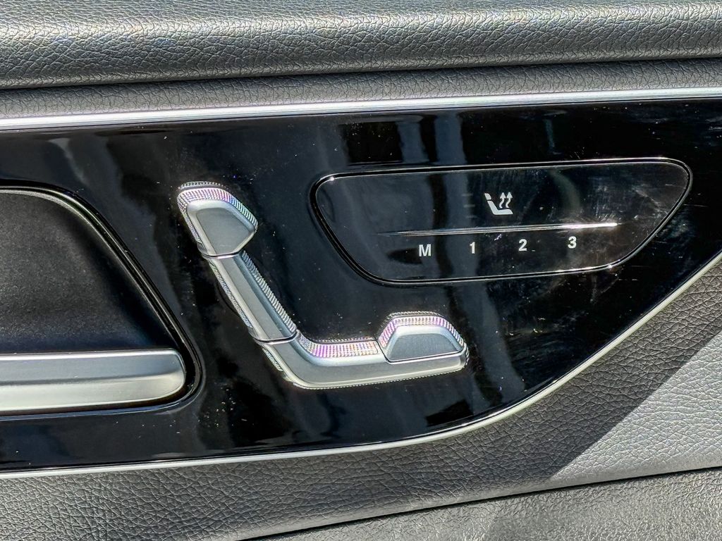 Thumbnail: 2022 Mercedes-Benz C-Class - 21