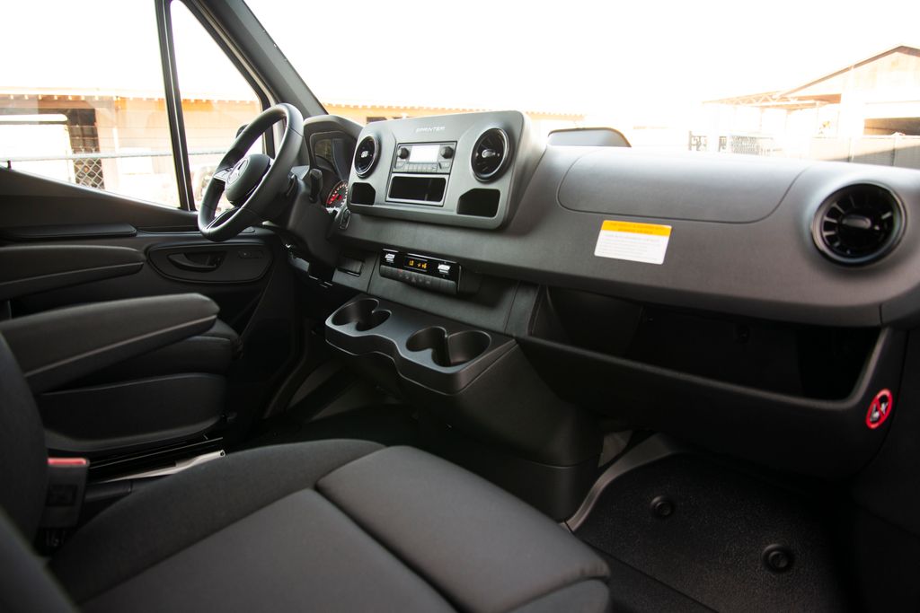 Thumbnail: 2026 Mercedes-Benz Sprinter - 13