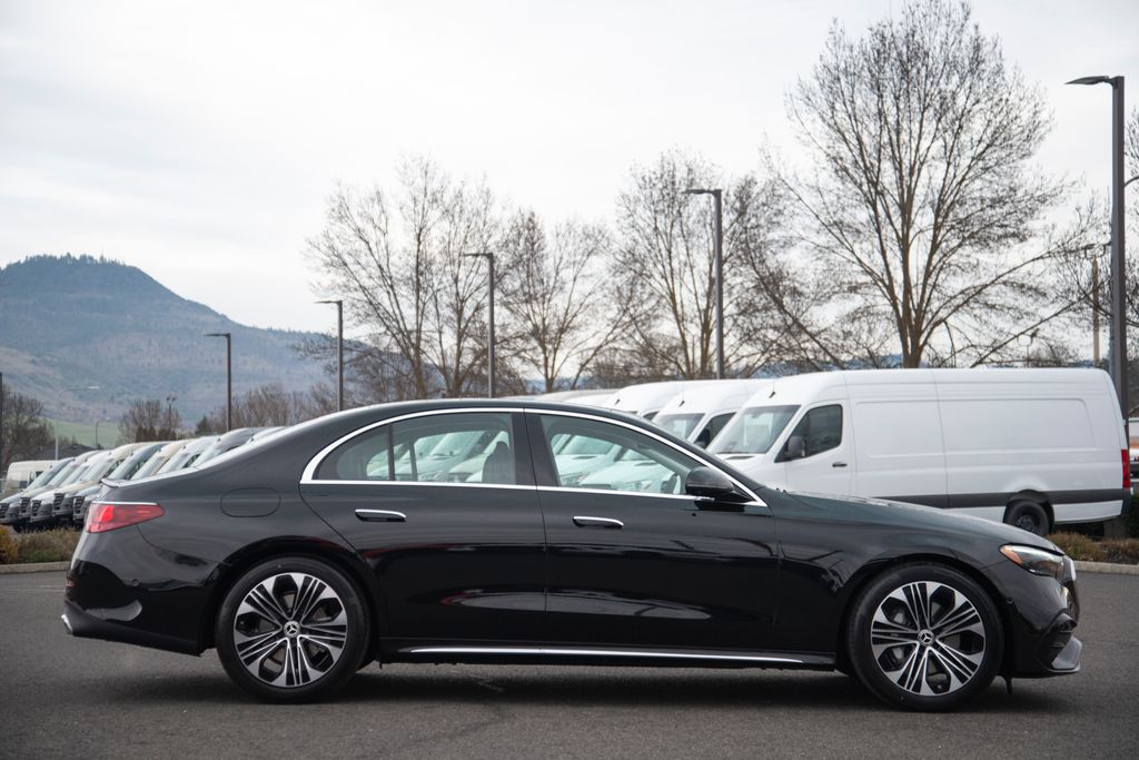 Thumbnail: 2026 Mercedes-Benz E-Class - 5