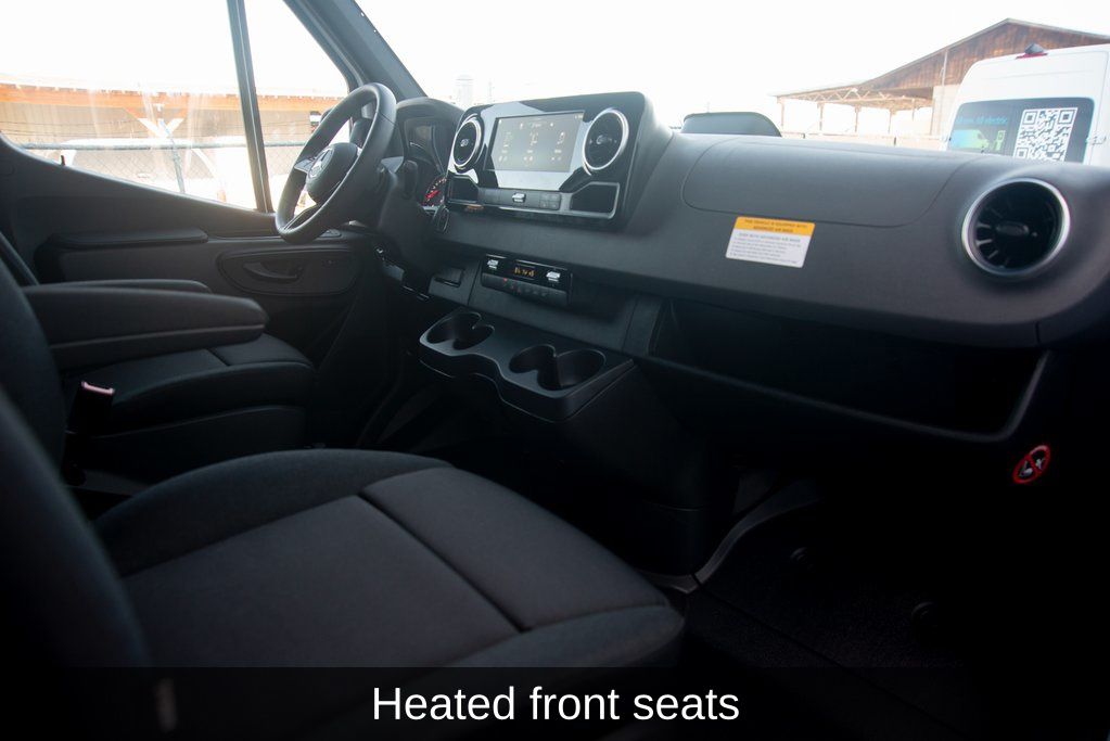 Thumbnail: 2025 Mercedes-Benz Sprinter - 37