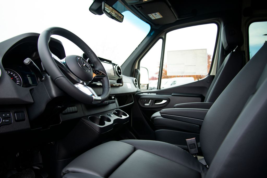 Thumbnail: 2026 Mercedes-Benz Sprinter - 12