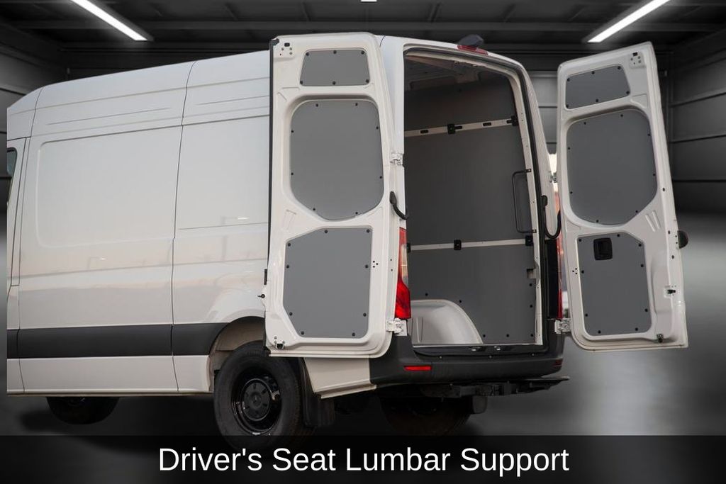 Thumbnail: 2025 Mercedes-Benz Sprinter - 22