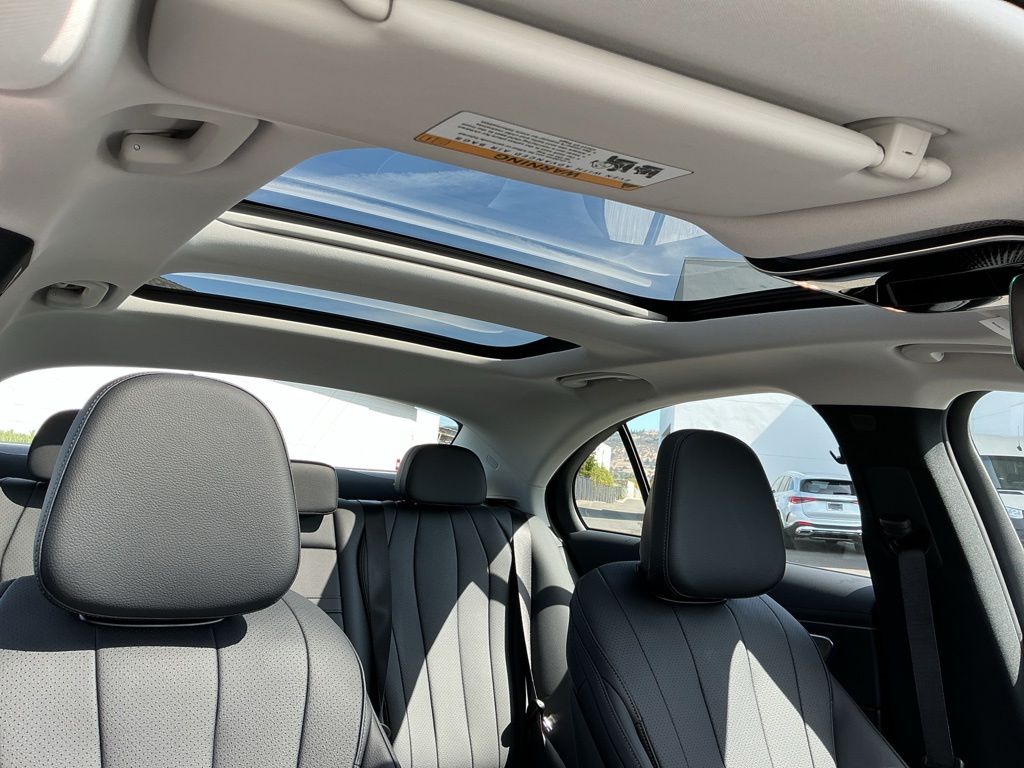 2027 Mercedes-Benz E-Class E350 - Photo 19