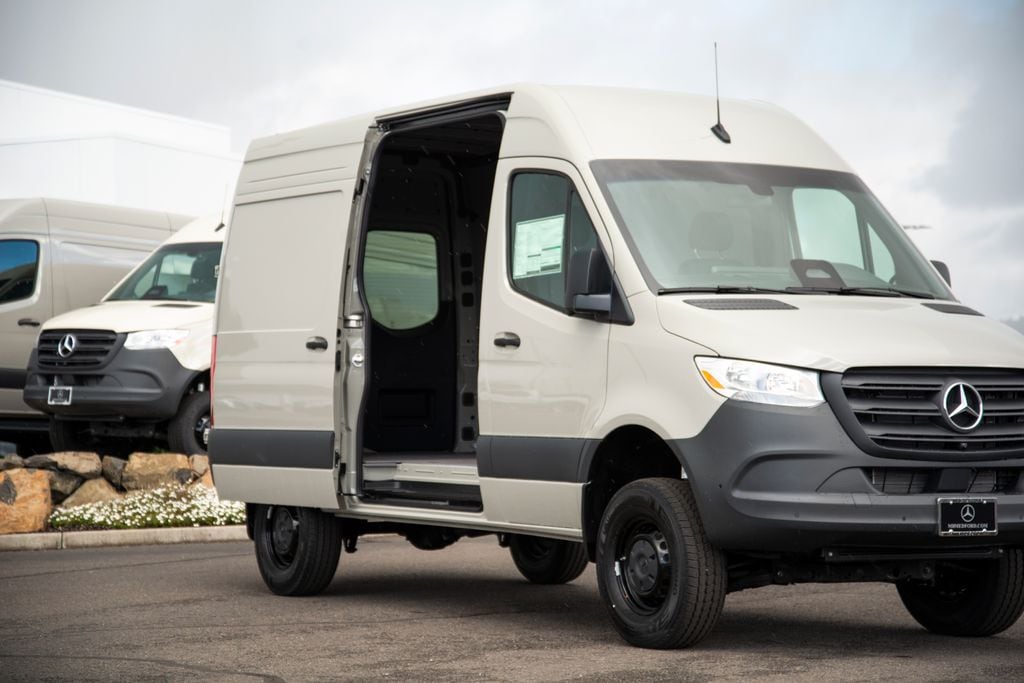 Thumbnail: 2026 Mercedes-Benz Sprinter - 6