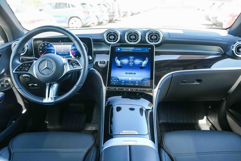 Thumbnail: 2025 Mercedes-Benz GLC - 16