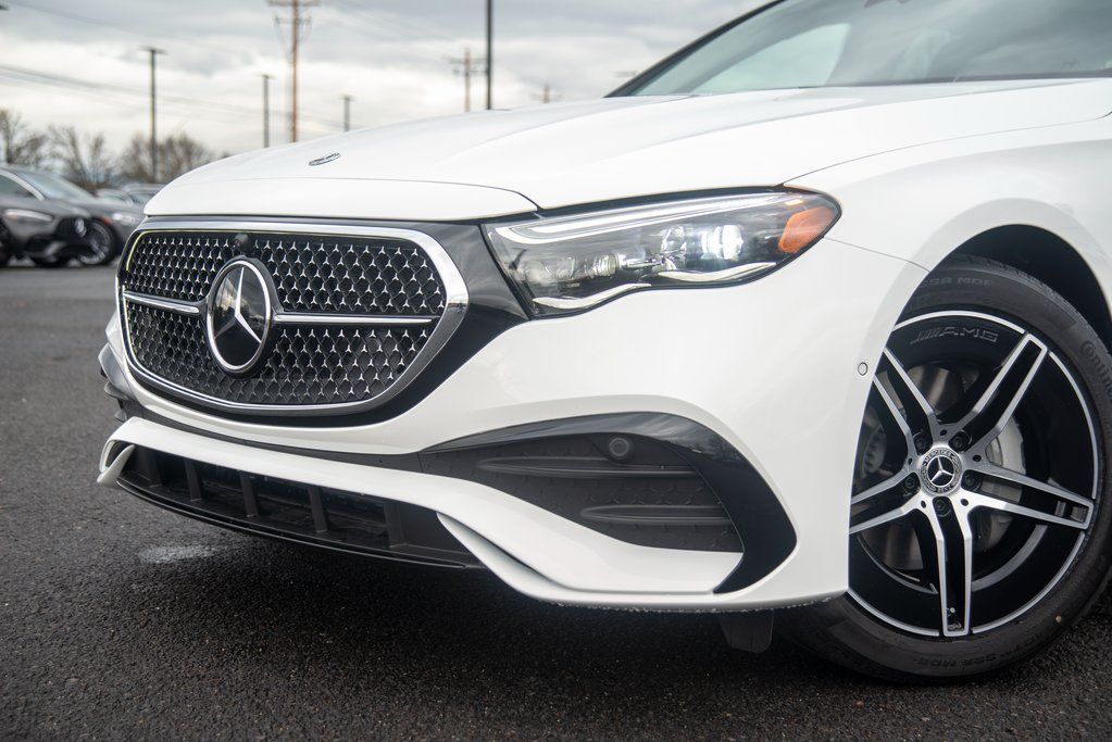Thumbnail: 2025 Mercedes-Benz E-Class - 16