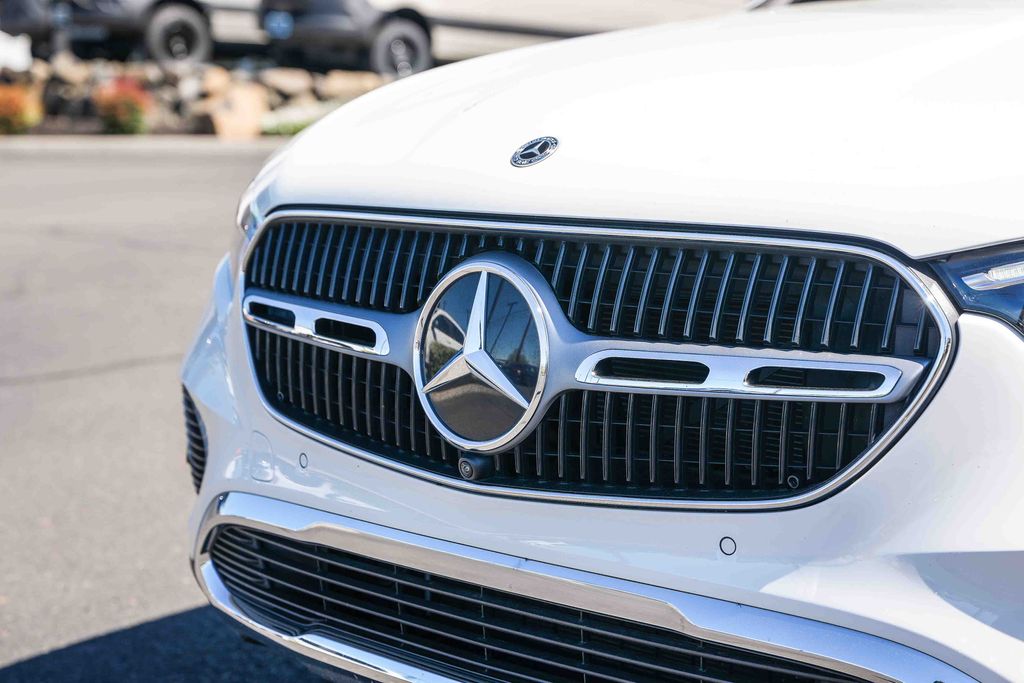 Thumbnail: 2025 Mercedes-Benz GLC - 4