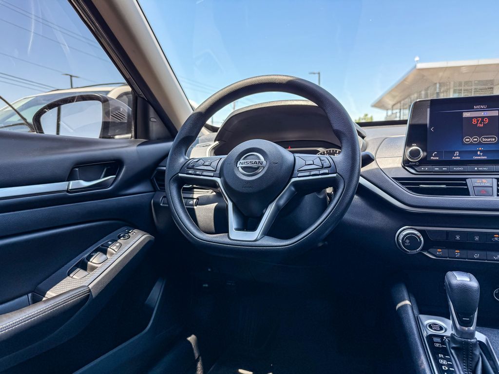Thumbnail: 2022 Nissan Altima - 14