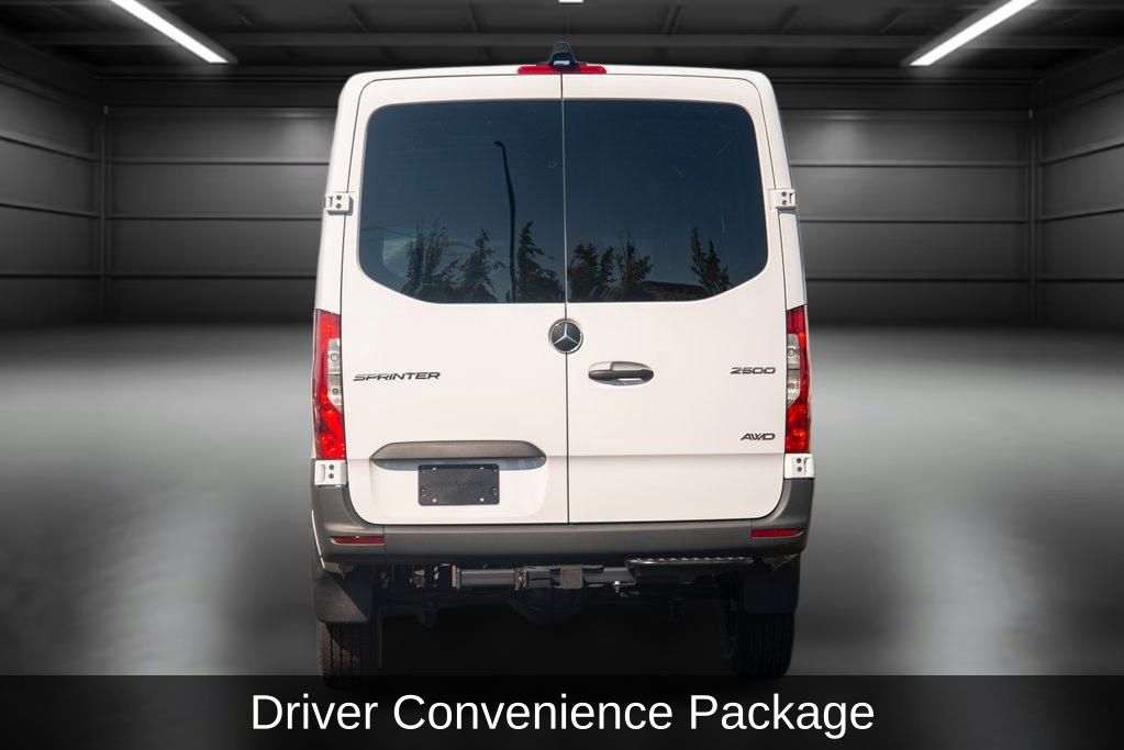 Thumbnail: 2025 Mercedes-Benz Sprinter - 4
