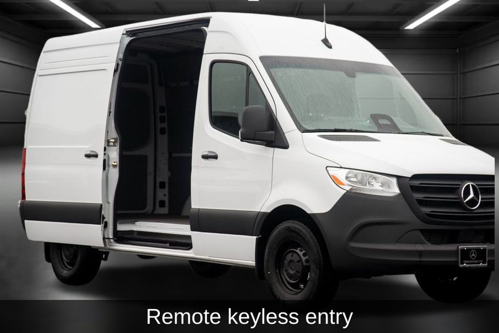 Thumbnail: 2025 Mercedes-Benz Sprinter - 9