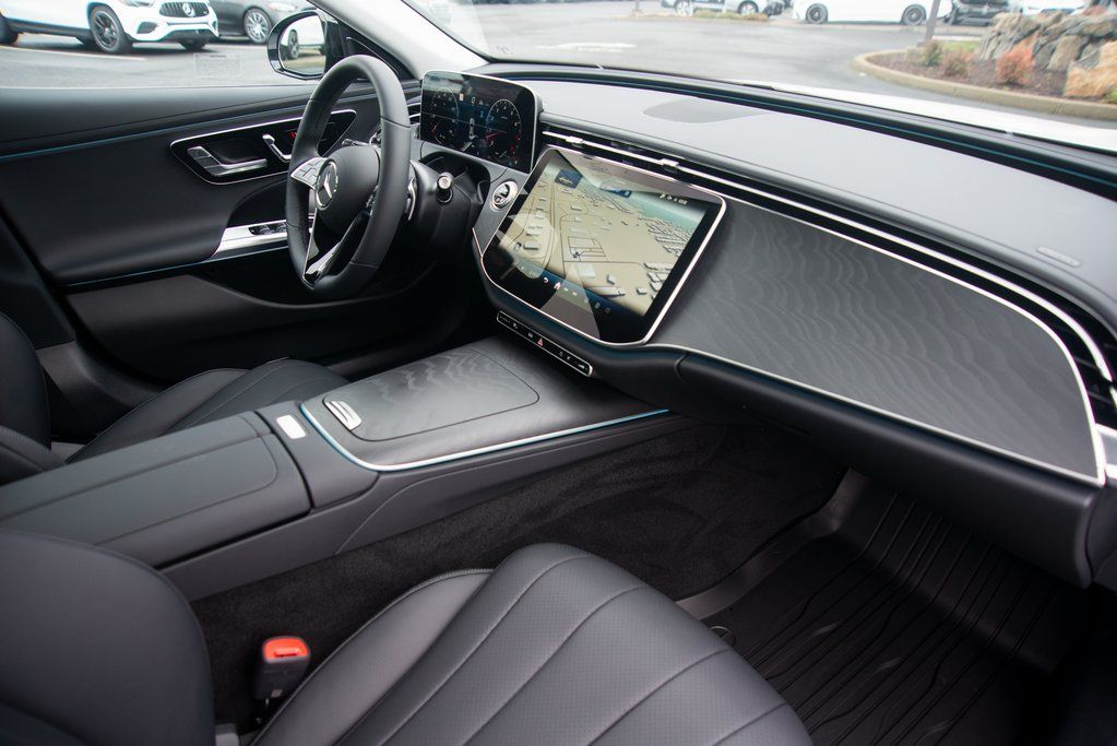 Thumbnail: 2025 Mercedes-Benz E-Class - 35