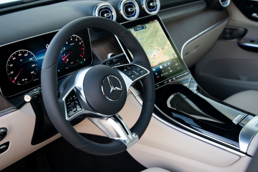 Thumbnail: 2026 Mercedes-Benz GLC - 15