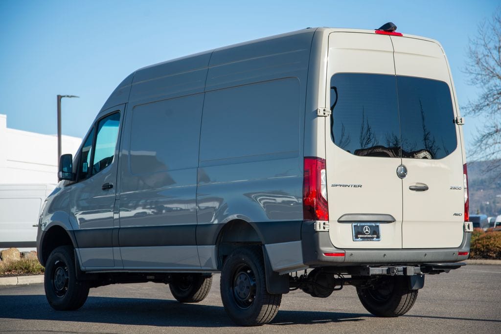 Thumbnail: 2026 Mercedes-Benz Sprinter - 7