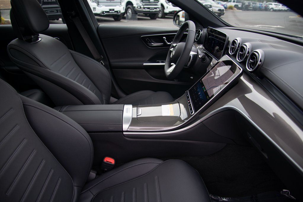 Thumbnail: 2025 Mercedes-Benz C-Class - 21